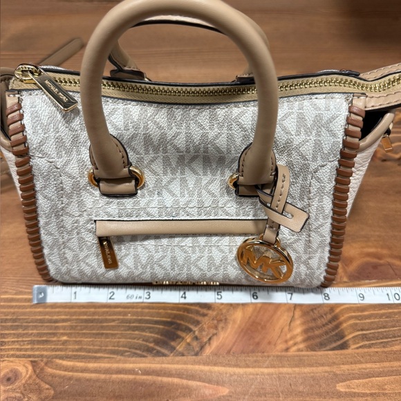 Michael Kors Cream and Tan Signature Small Satchel & little wallet - Picture 2 of 12